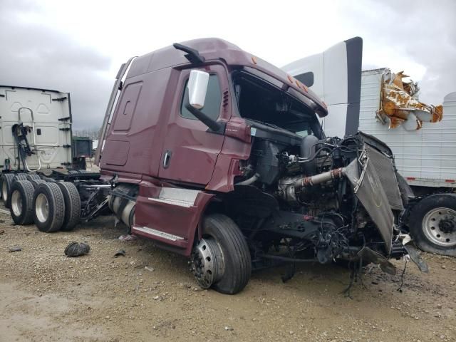 2020 Freightliner Cascadia 126