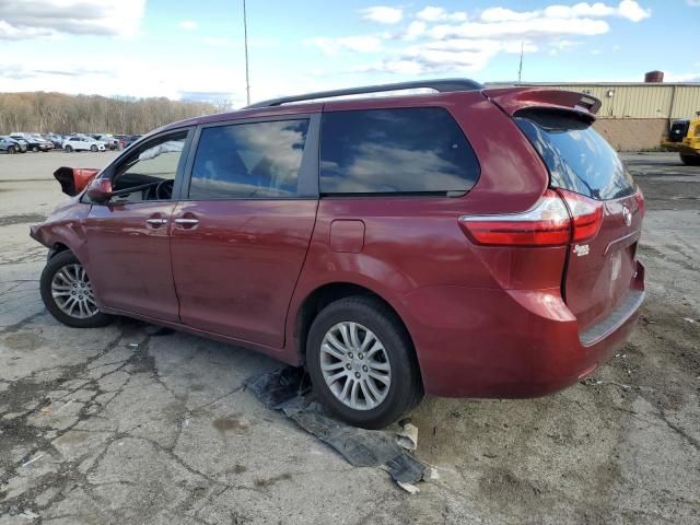 2017 Toyota Sienna XLE