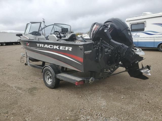 2014 Tracker Boat