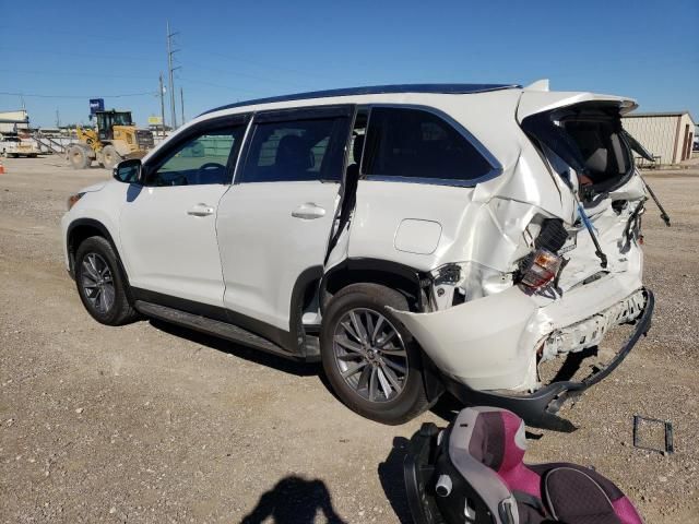 2019 Toyota Highlander SE