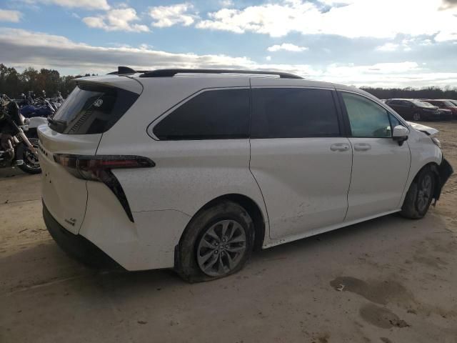 2023 Toyota Sienna LE