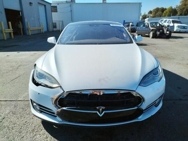 2015 Tesla Model S 70D