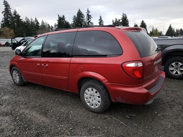 2005 Chrysler Town & Country LX