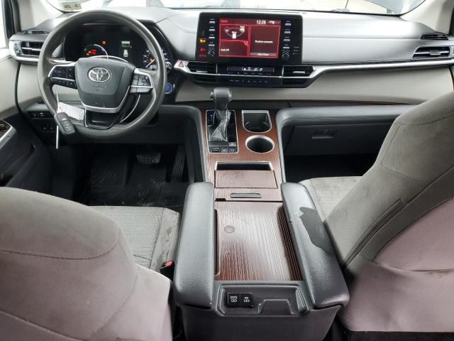 2021 Toyota Sienna LE