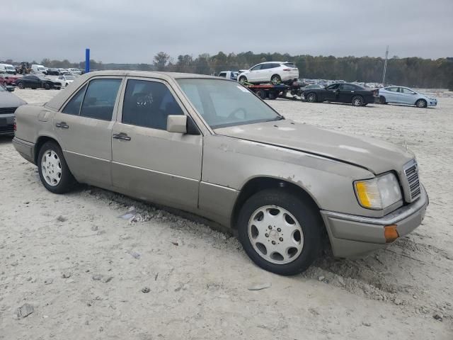 1995 Mercedes-Benz E 320 Base