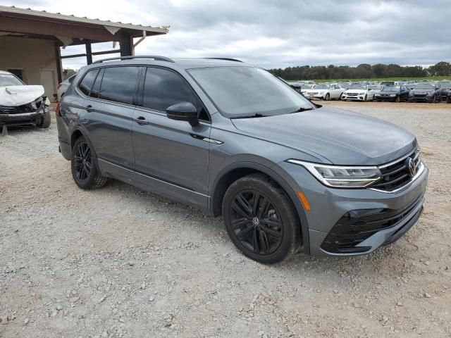 2022 Volkswagen Tiguan SE R-LINE Black