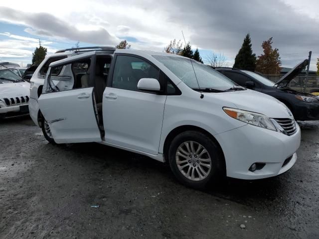 2013 Toyota Sienna XLE