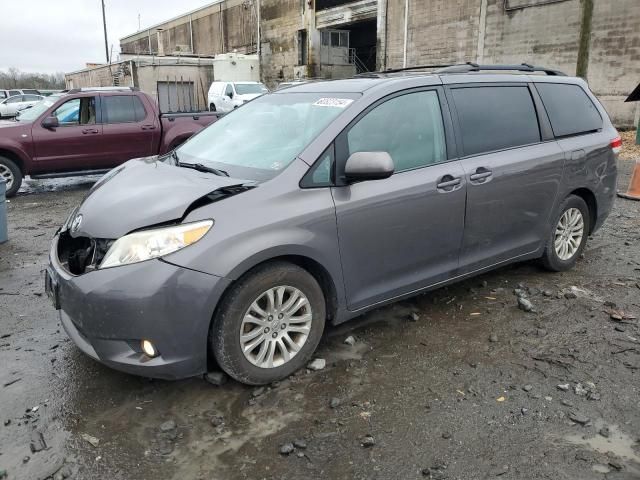 2012 Toyota Sienna XLE