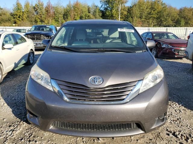 2016 Toyota Sienna LE