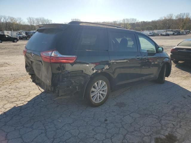 2015 Toyota Sienna XLE