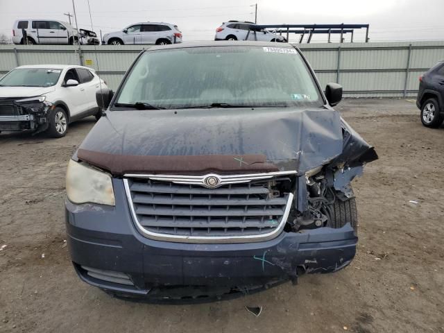 2008 Chrysler Town & Country LX