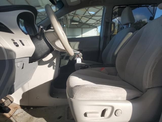 2013 Toyota Sienna LE