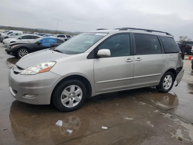 2009 Toyota Sienna XLE