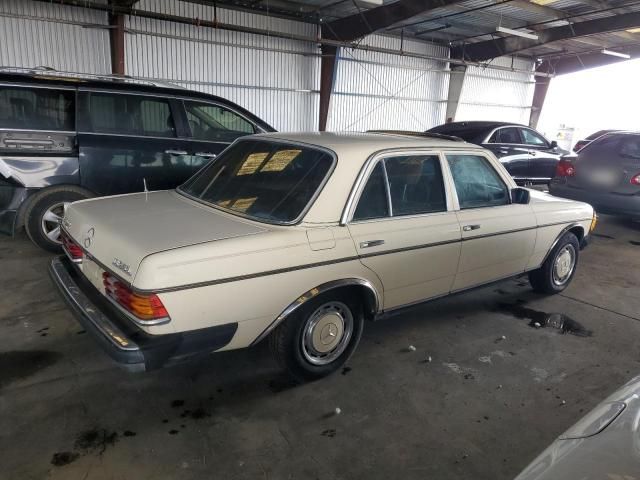 1977 Mercedes-Benz 300-Class