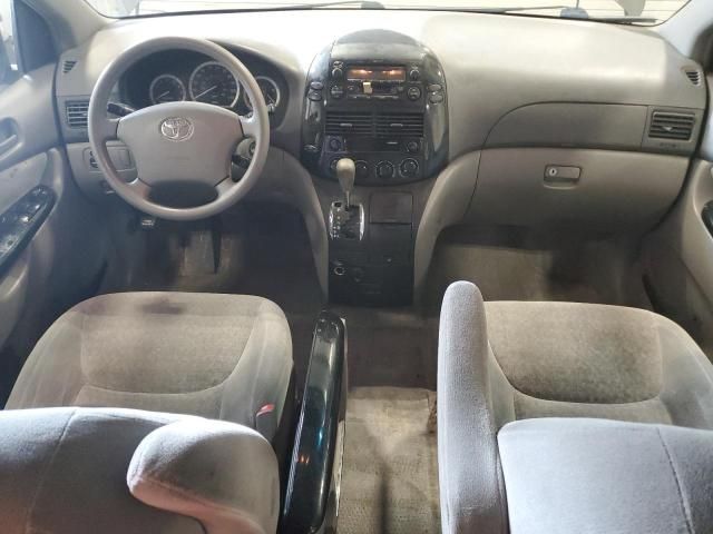 2005 Toyota Sienna CE