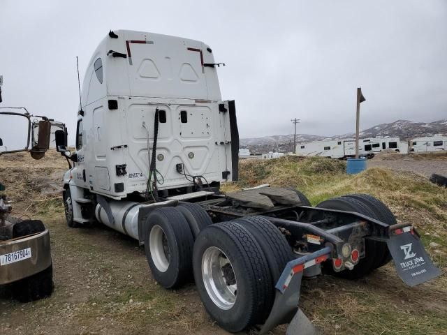 2011 Freightliner Cascadia 125