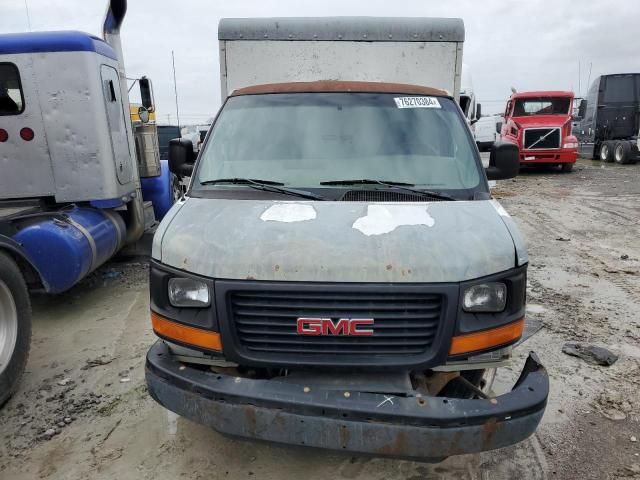 2004 GMC Savana Cutaway G3500