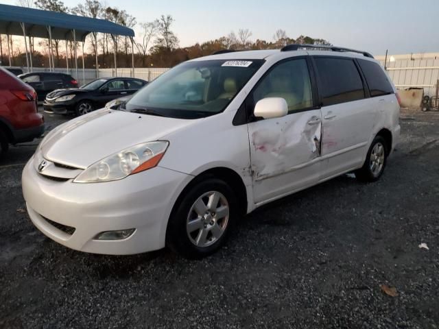 2008 Toyota Sienna XLE