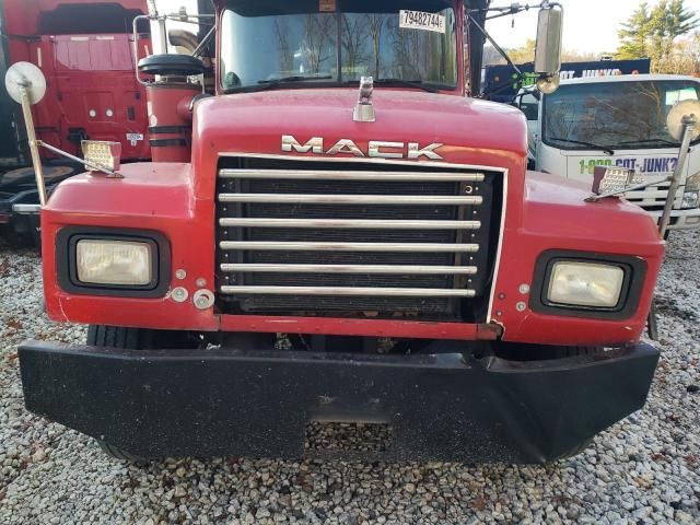 1996 Mack 600 RD600