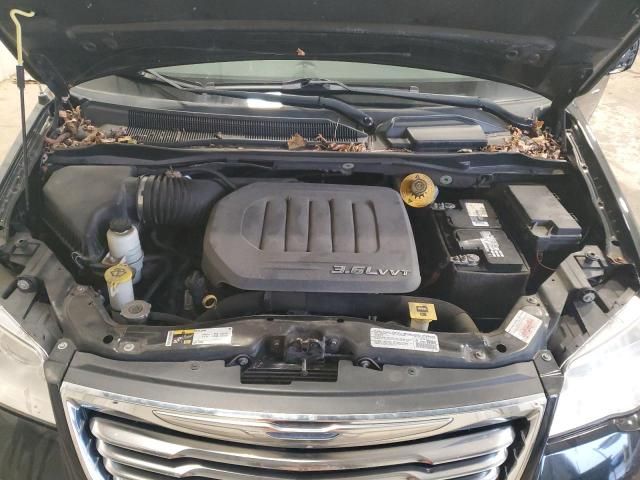 2014 Chrysler Town & Country Touring