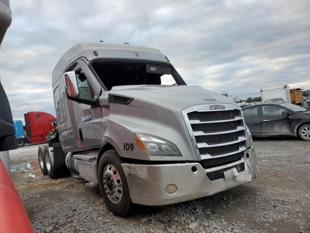 2020 Freightliner Cascadia 116