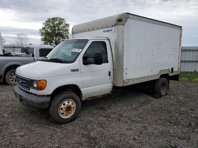 2005 Ford Econoline E450 Super Duty Cutaway Van