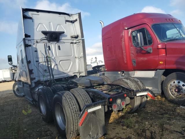 2019 Freightliner Cascadia 126