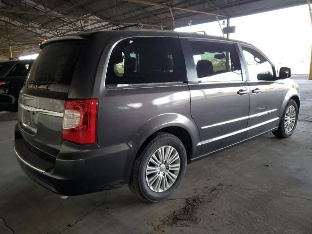 2015 Chrysler Town & Country Touring L