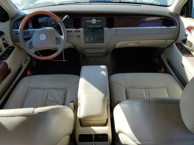 2004 Lincoln Town Car Ultimate