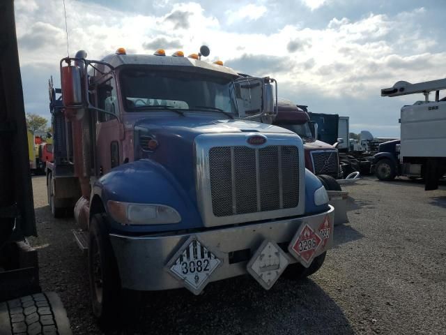 2015 Peterbilt 348