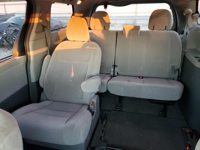 2017 Toyota Sienna LE