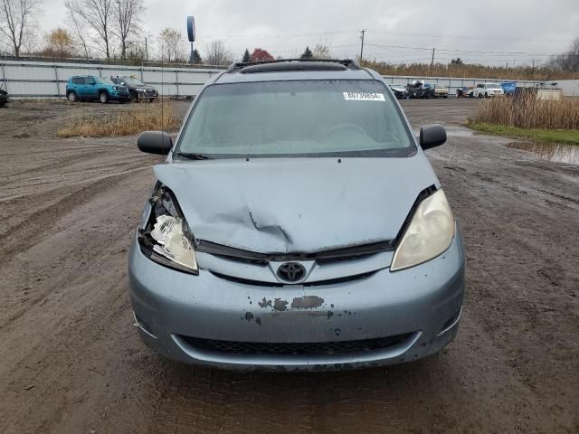 2010 Toyota Sienna LE