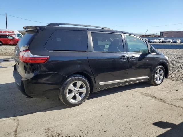 2016 Toyota Sienna LE