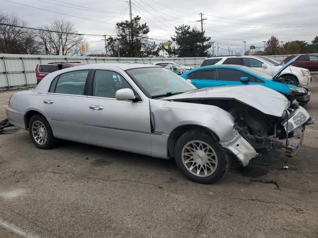 2001 Lincoln Town Car Signature