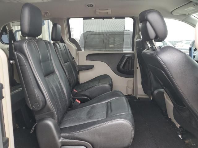 2013 Chrysler Town & Country Touring L