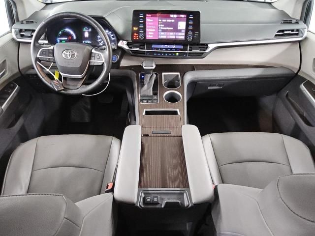 2022 Toyota Sienna XLE