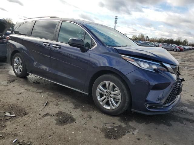 2022 Toyota Sienna XSE