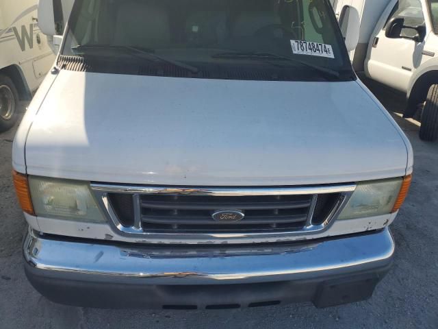 2005 Ford Econoline E450 Super Duty Cutaway Van