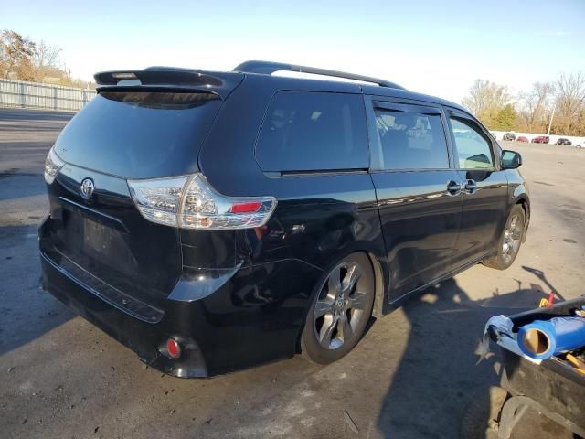 2011 Toyota Sienna Sport