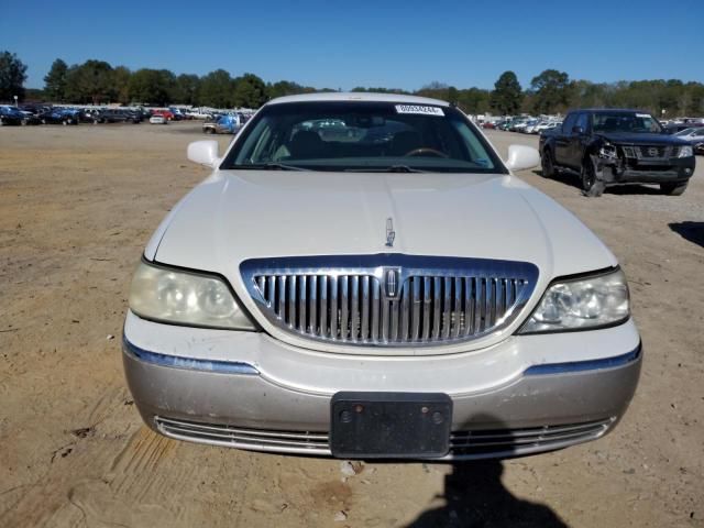 2003 Lincoln Town Car Signature