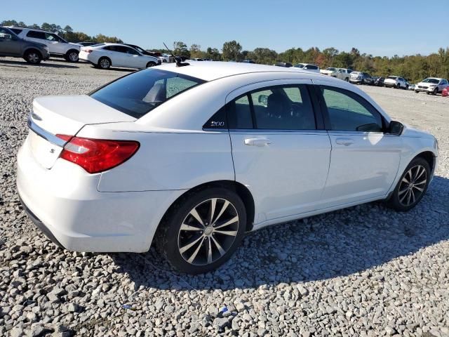 2013 Chrysler 200 Touring