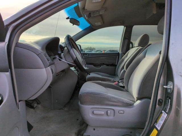 2005 Toyota Sienna CE