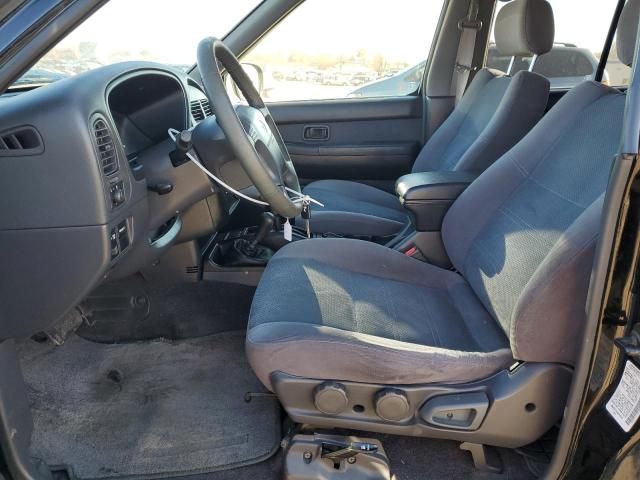 2000 Nissan Pathfinder LE