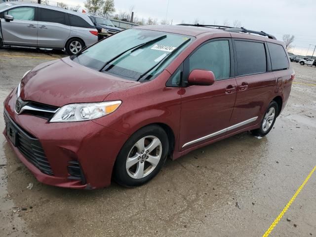 2018 Toyota Sienna LE