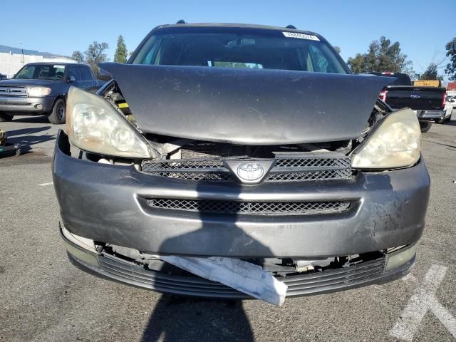 2004 Toyota Sienna XLE