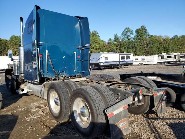 2000 Freightliner Conventional FLD120