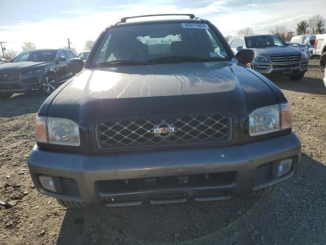 2000 Nissan Pathfinder LE