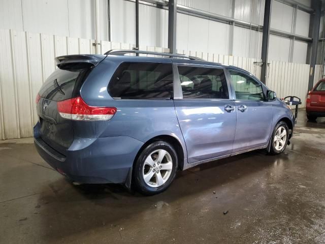 2014 Toyota Sienna LE