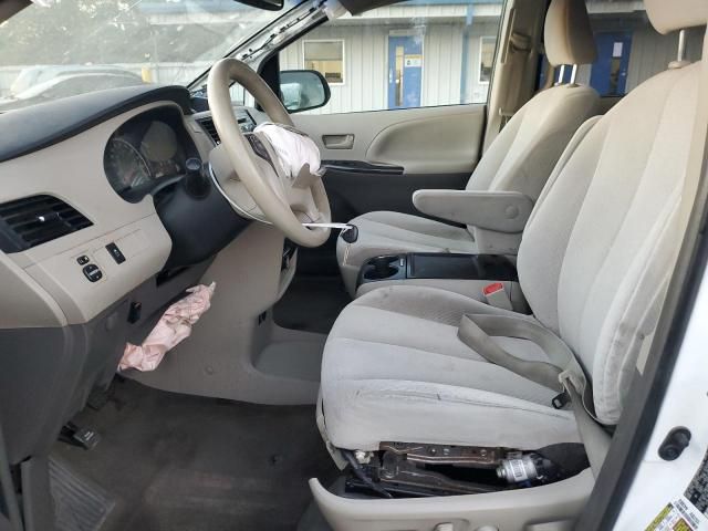 2014 Toyota Sienna LE