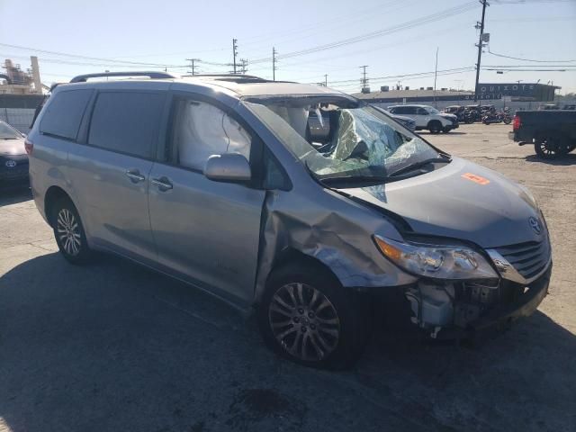 2016 Toyota Sienna XLE